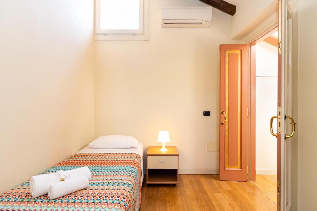 Ca' Dei Mercanti Apartment *